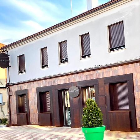 Estudio Puertas Del Orbigo Carrizo de la Ribera Exterior photo